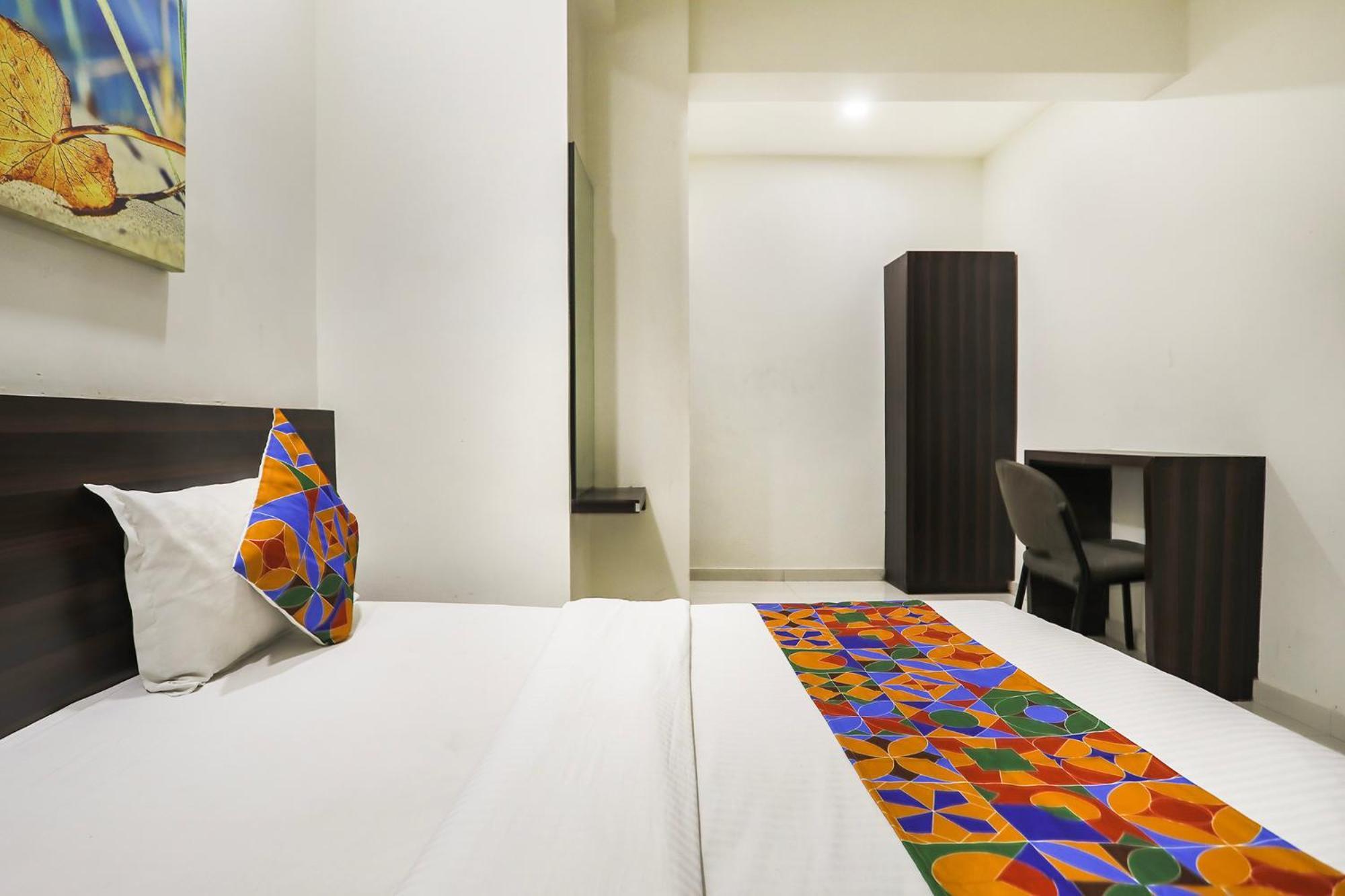 Fabhotel Sk 拉杰果德 外观 照片