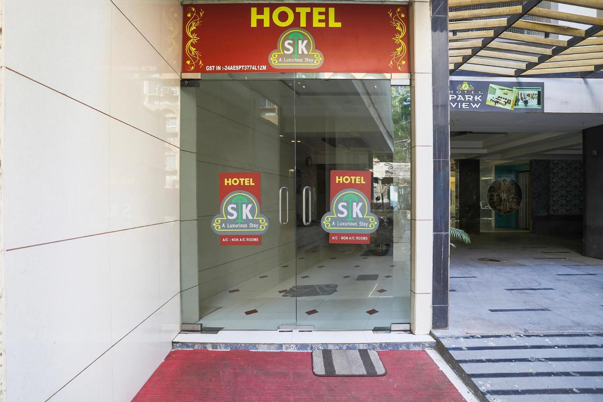 Fabhotel Sk 拉杰果德 外观 照片